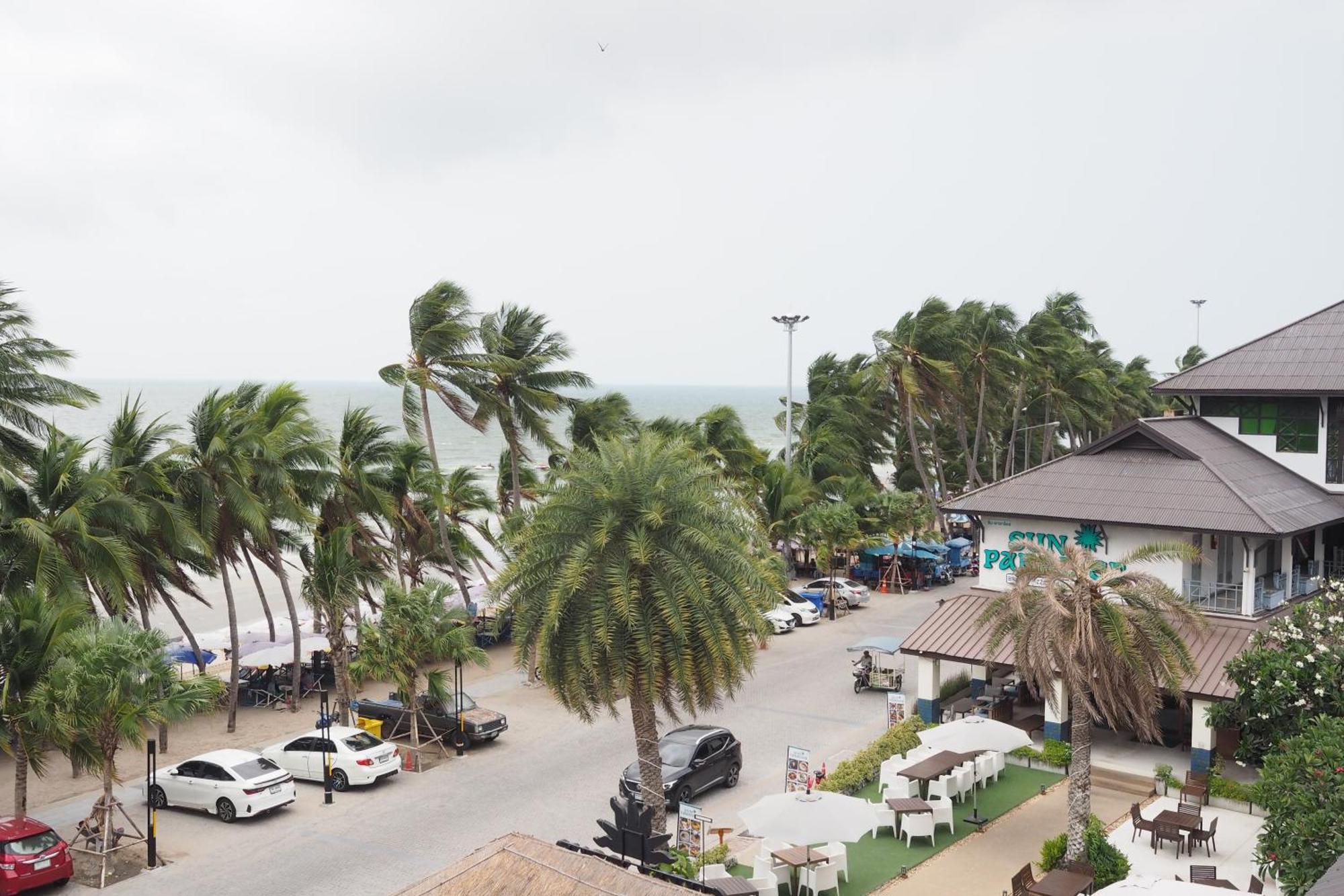 The Beach Bangsaen By Thanthita Next To Wonnapa Beach Free Disney Plus Exteriér fotografie