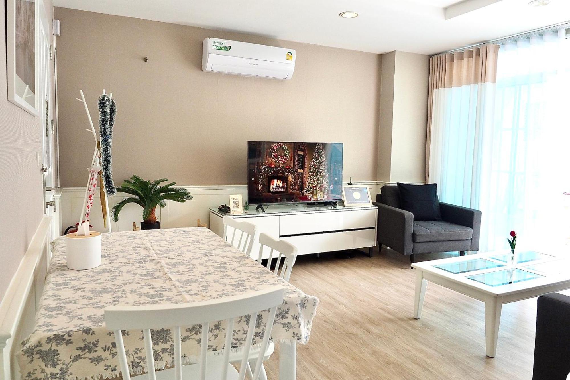 The Beach Bangsaen By Thanthita Next To Wonnapa Beach Free Disney Plus Exteriér fotografie